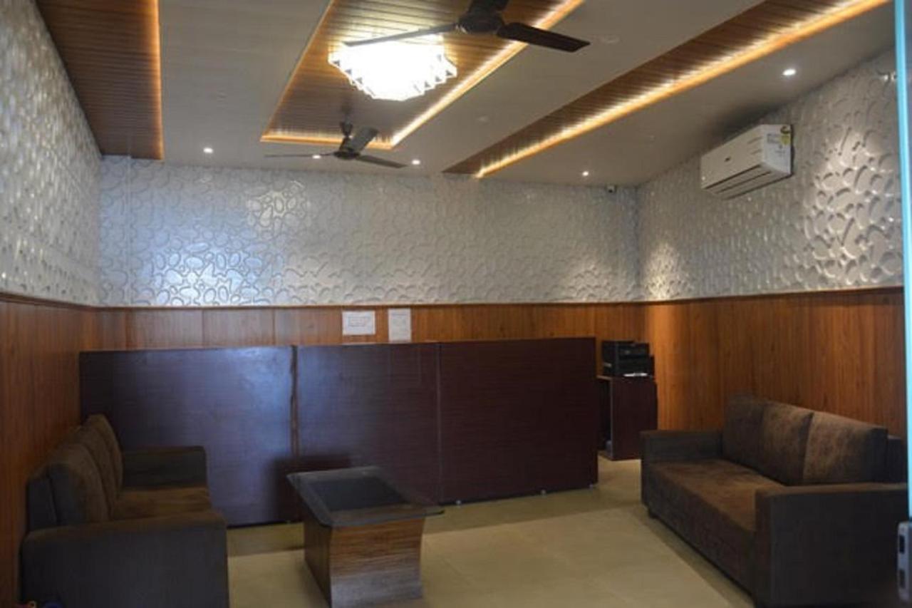 Krazy Hotel Haldwani Exterior photo