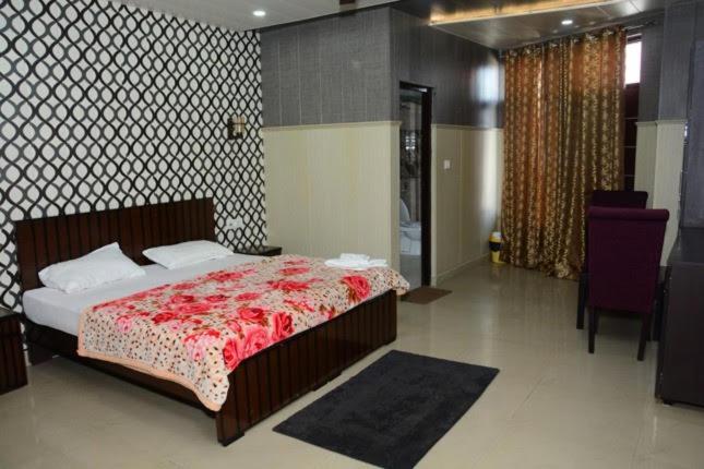 Krazy Hotel Haldwani Exterior photo